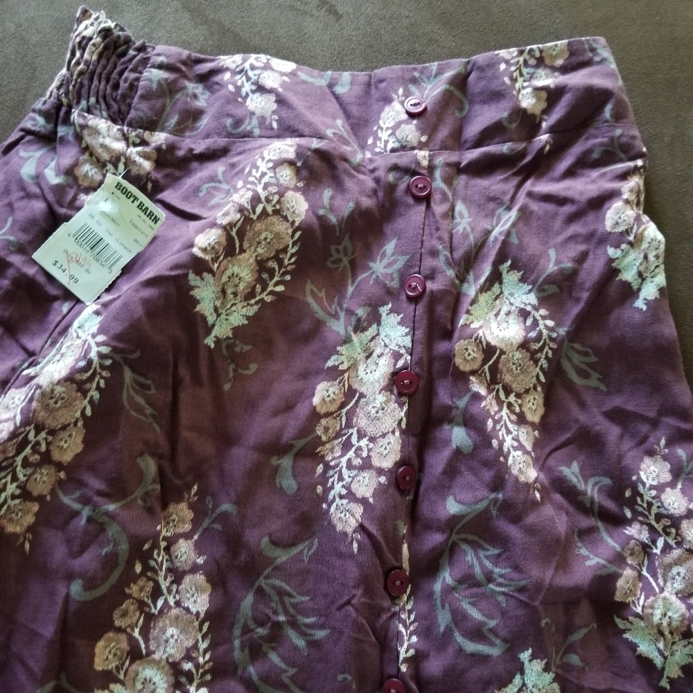 Skirt - Picture 2 of 3